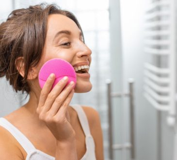10 Beauty Gadgets Women Swear By (And Why They Actually Work)